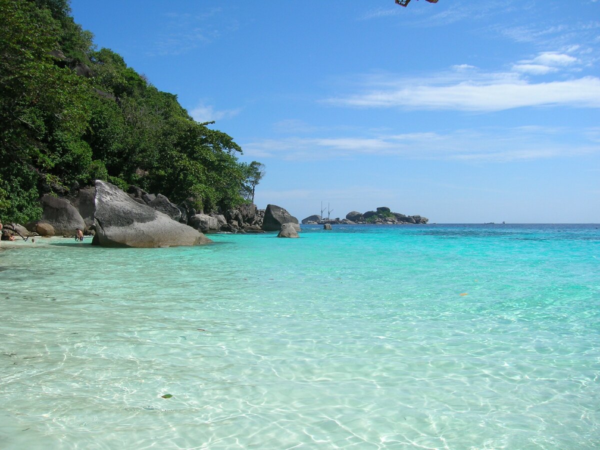 На островах очень красивое море