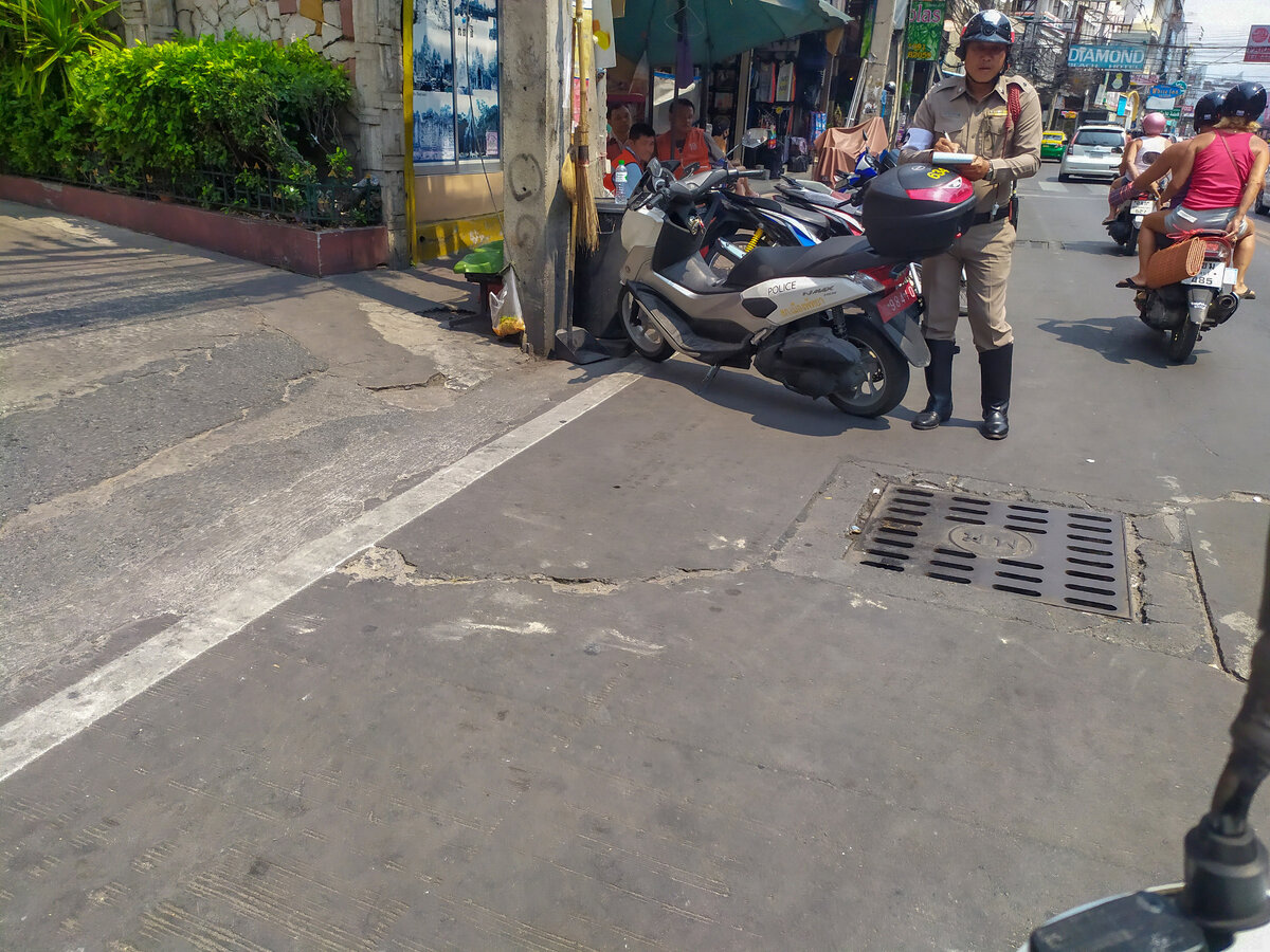 Полиция Таиланда выписывает мне штраф