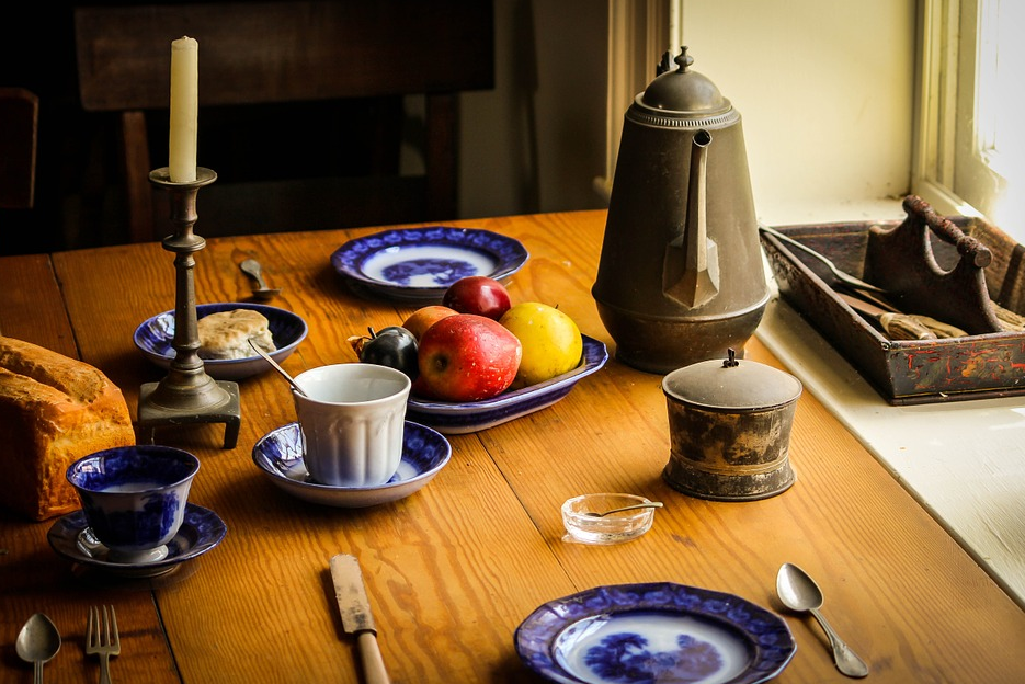 Я мечтаю о мире, в котором люди чаще звонят своим старикам и спрашивают: «Как вы там?» / Фото: JamesDeMers / Pixabay