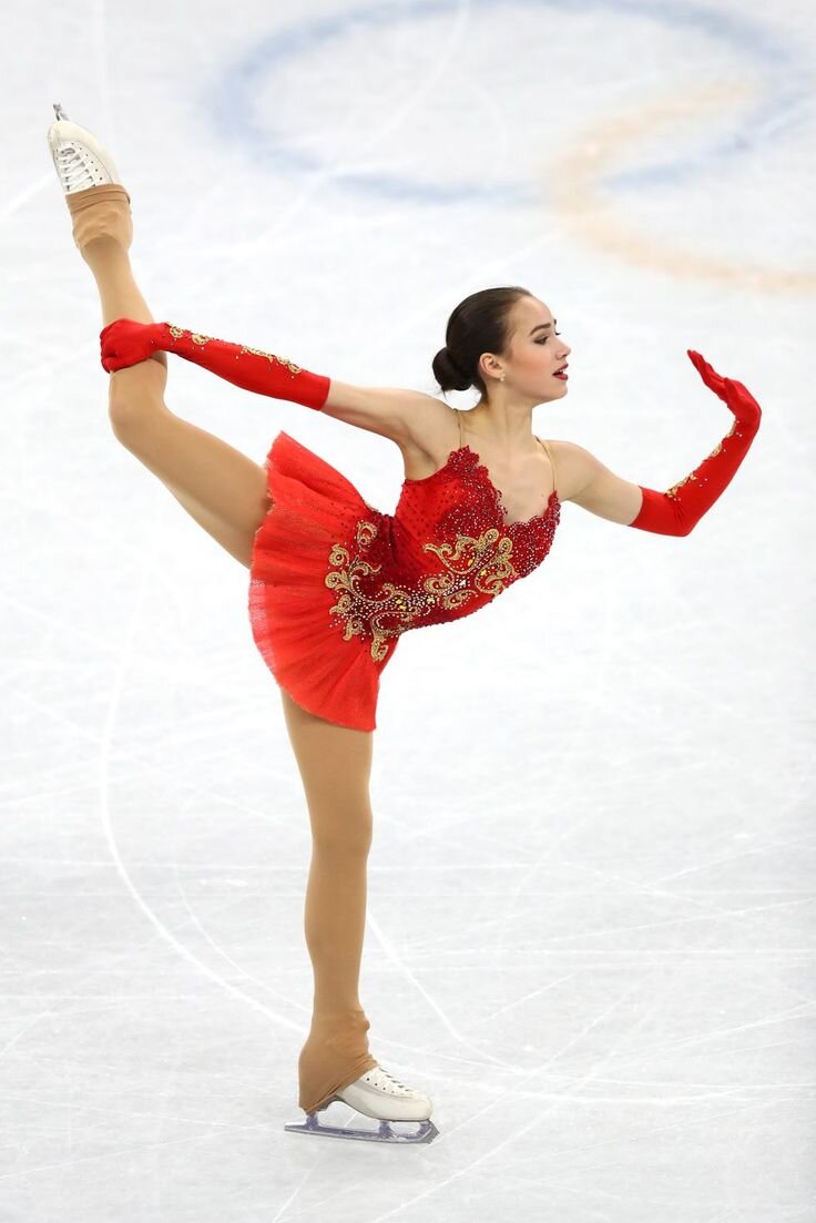 Олимпийская чемпионка по фигурному катанию Алина Загитова 
