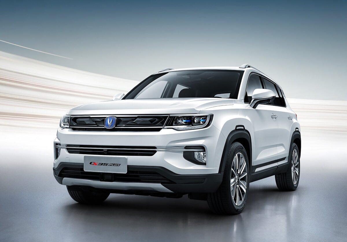 У кроссовера Changan появится новая 