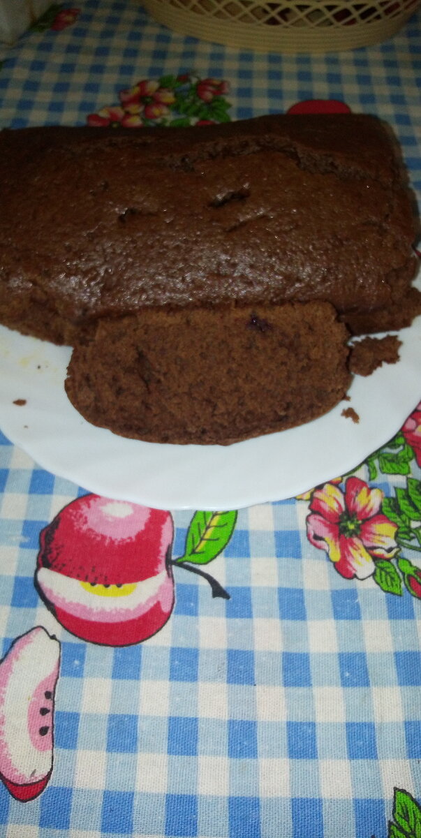 Шоколадный кекс с ежевикой 