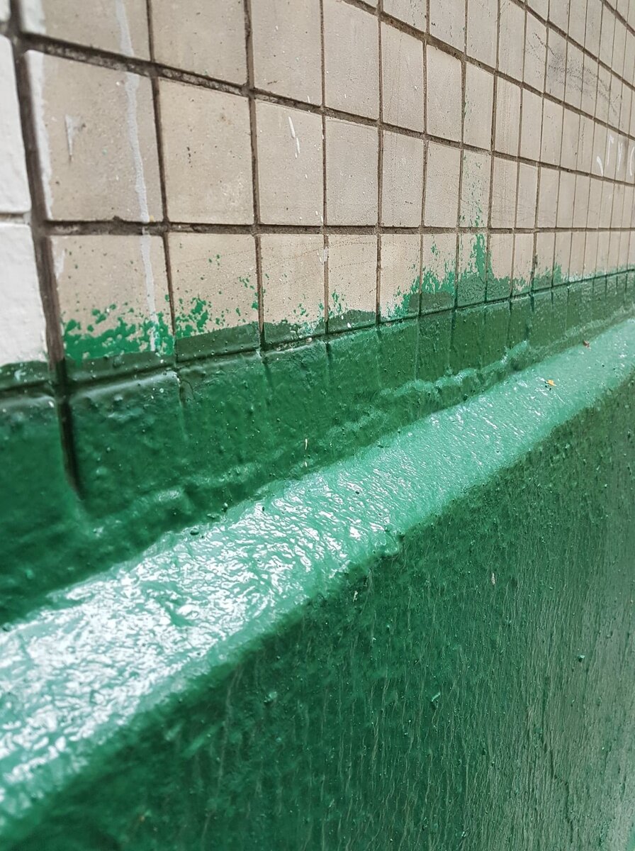 Ровно покрасить, видимо, нельзя. Фото автора