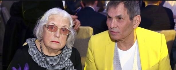 Л-Федосеева-Алибасова с "мужем" Б.Алибасовым