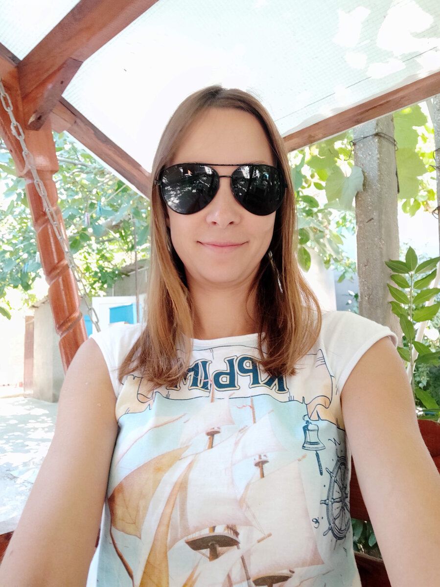 На фото я, советую подруге серьезный разговор.