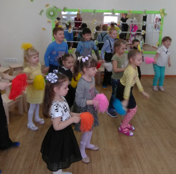 Игры в детском клубе