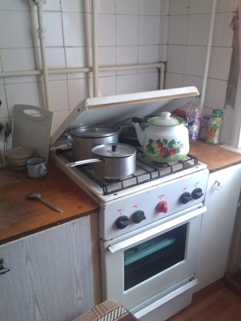 Ремонт кухни в Хрущевке (часть 2): замена газовых труб и перенос газовой колонки