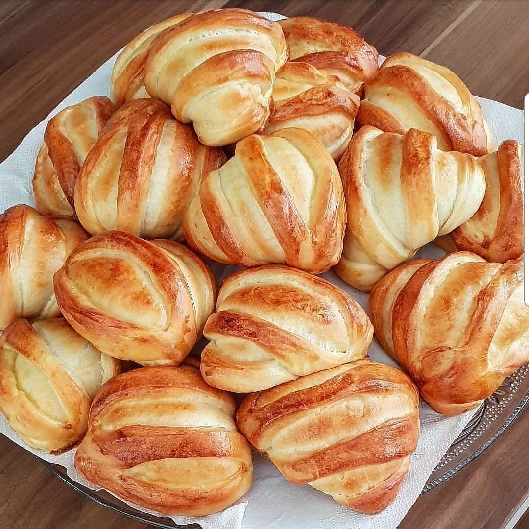 Готовые плюшки с творогом