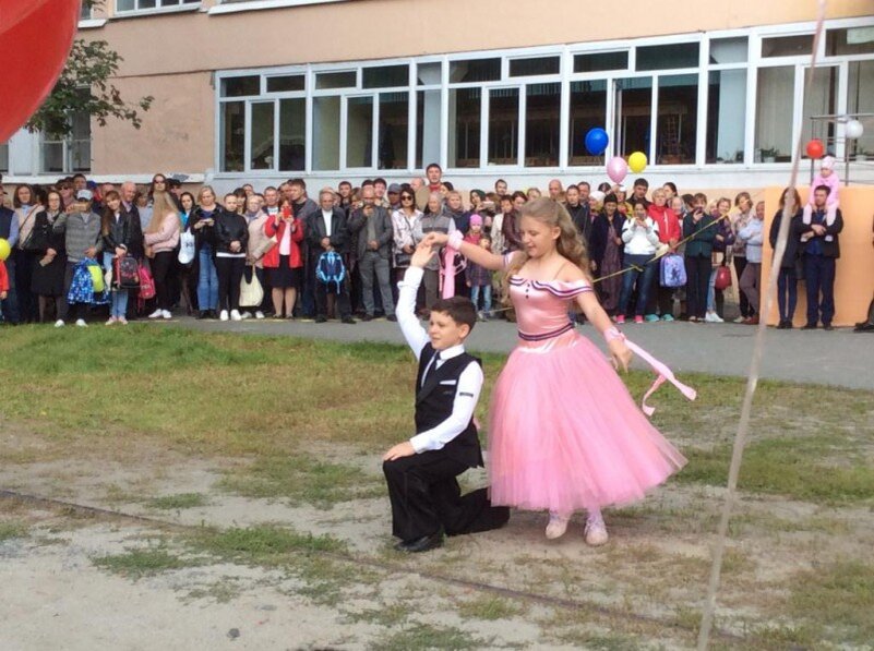 1 сентября, наши дни. Источник сайт школы