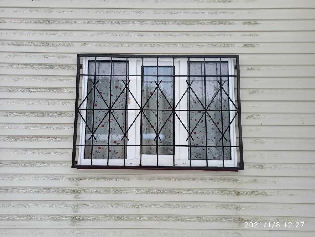 Изготовление и установка решеток на окна в каркасном доме