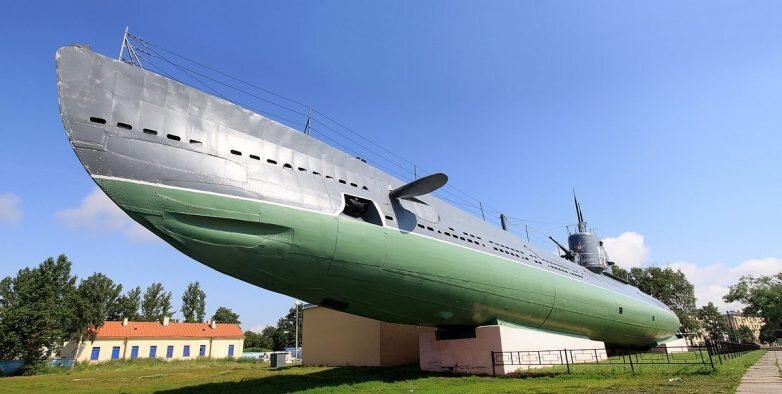 1927, 5 марта - на Балтийском заводе заложены подводные лодки «Декабрист», «Народоволец» и «Красногвардеец» (на фото - «Д-2» («Народоволец»))