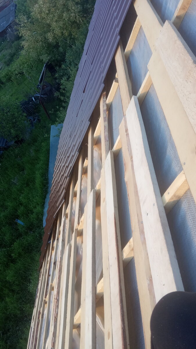 А вот уже на крыше. 