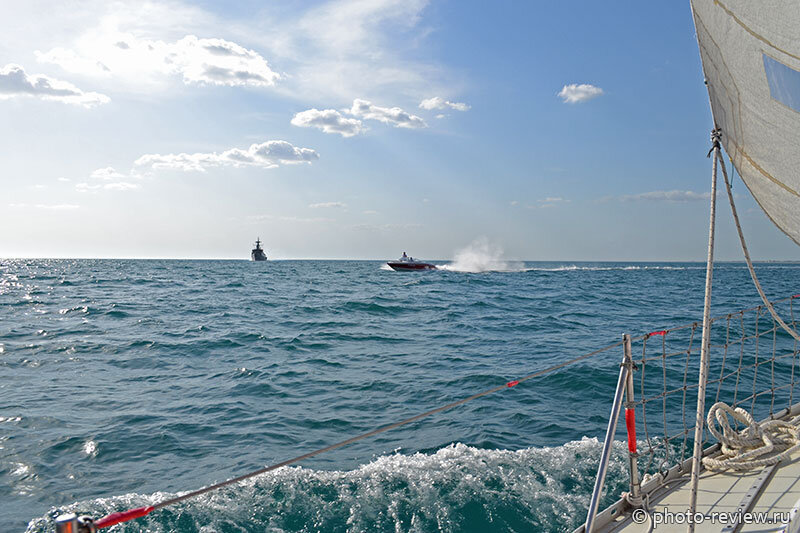 катамаран метеор анапа. морские прогулки лазаревское. прогулочный катер анапа. метеор анапа катер. яхта метеор анапа.