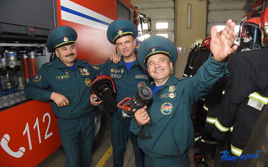 Мчс какие изменения. Гу мчс россии по московской области 2011. Форменная одежда сотрудников федеральной противопожарной службы мчс. Размещение знаков различия на форме мчс. Мчс какие изменения.