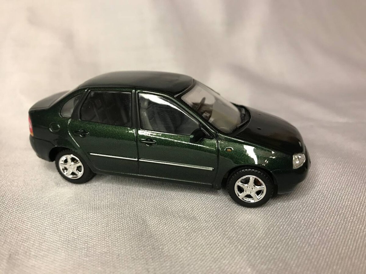 "Той самой" машинкой, которую я лично приобретал в "Детском мире" в середине нулевых - была Калина синего цвета. Увы, до наших дней она не дошла, так как хранилась она в плачевных условиях: потеряла зеркала заднего вида, обрела сколы и царапины. В конечном итоге - она была отдана нуждающемуся человеку. 