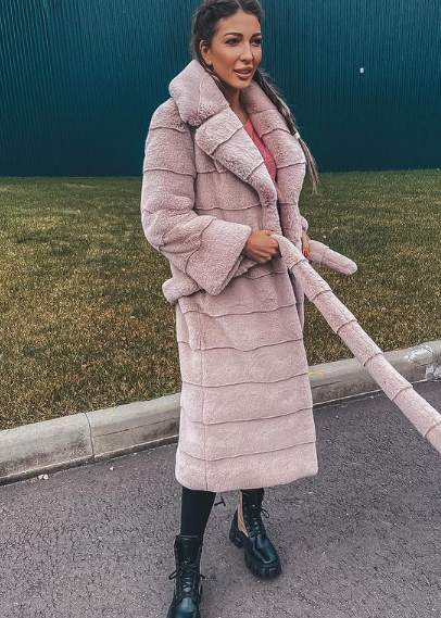 Яна Захарова (фото из Instagram)