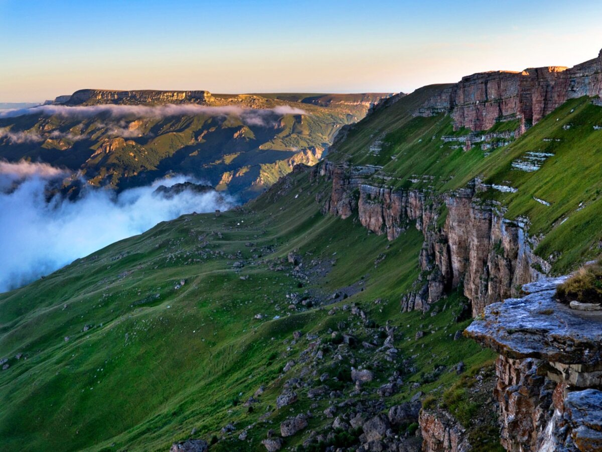Плато бермамыт где. Плато бермамыт где. Плато бермамыт экскурсия. Плато бермамыт экскурсия. Эльбрус с плато бермамыт.