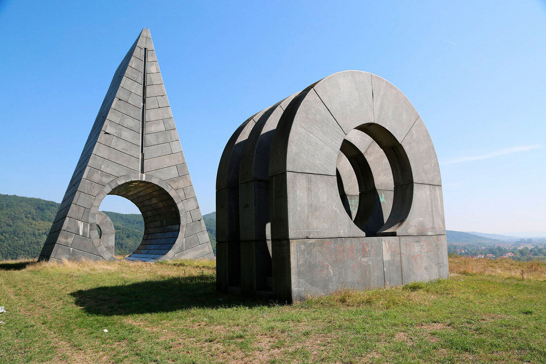 Мемориальный парк «Попина» 
© Vladimir2510986/Wikimedia Commons