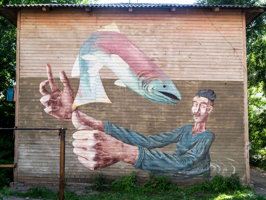 Стрит-арт Андрея Оленева «Рыба» (2013 г.)