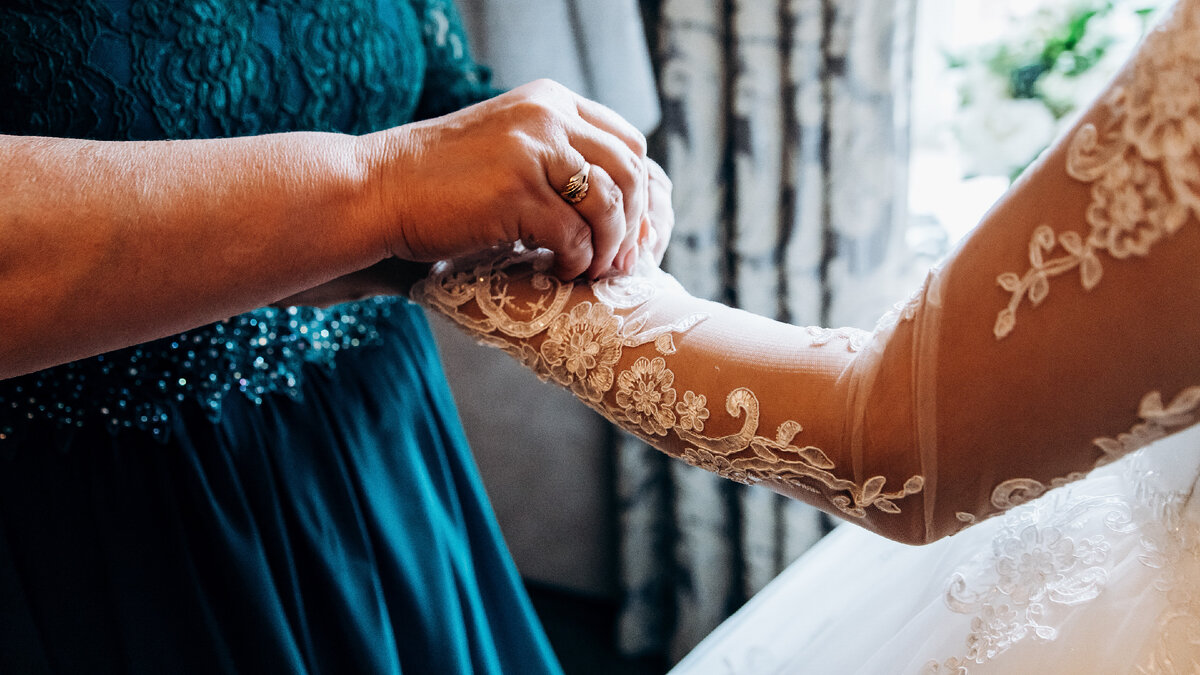 Мама готовит мою будущую жену к расширению нашей семьи