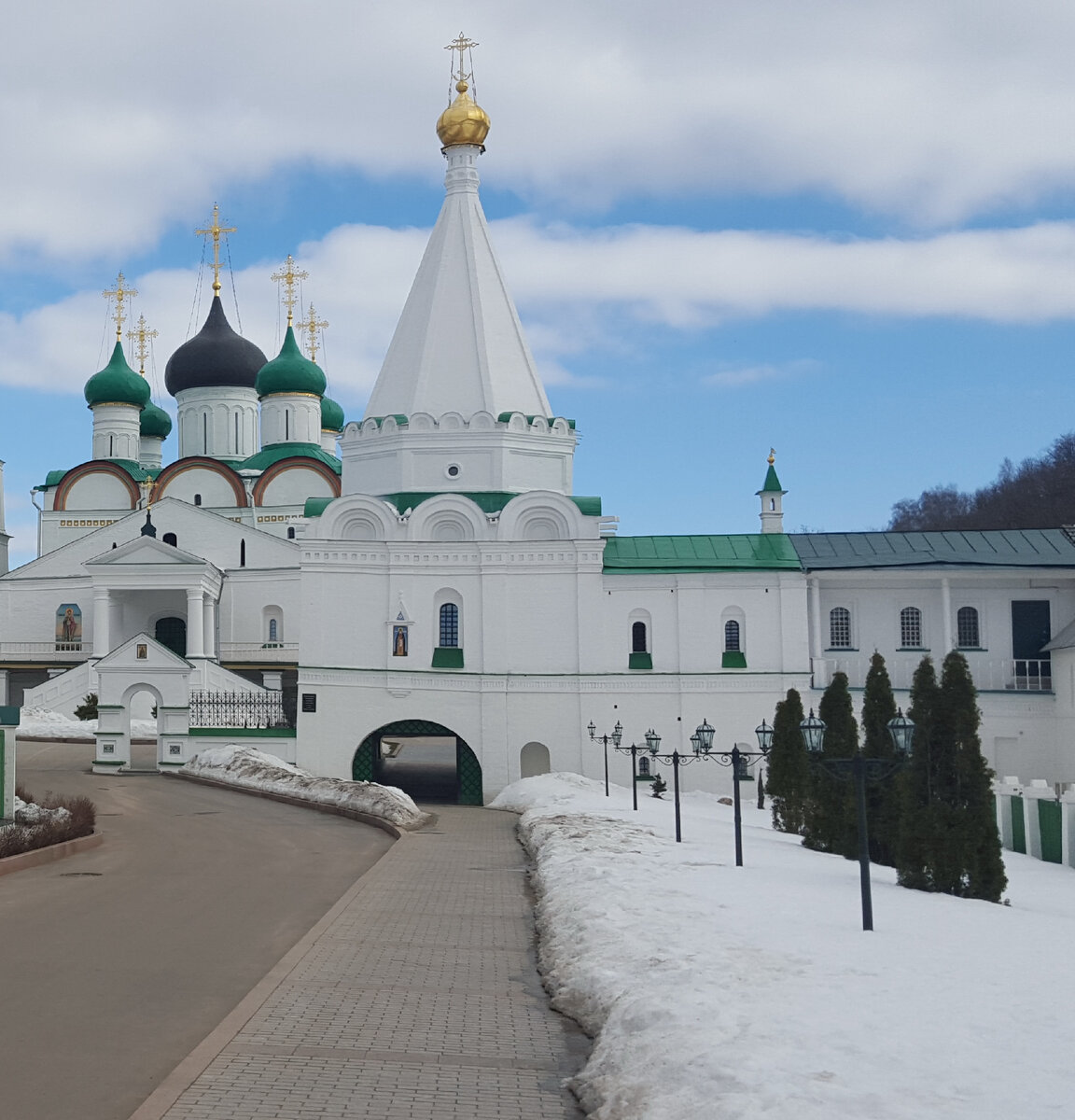Сайт печерского монастыря в нижнем новгороде. Вознесенский печерский мужской монастырь в нижнем новгороде. Печерский монастырь нижний новгород. Вознесенский печерский монастырь нижний. Печерский монастырь нижний новгород.