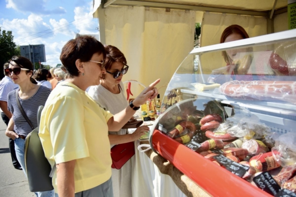    На гастрофестивале 12 тысячам орловцев предложили свиной язык