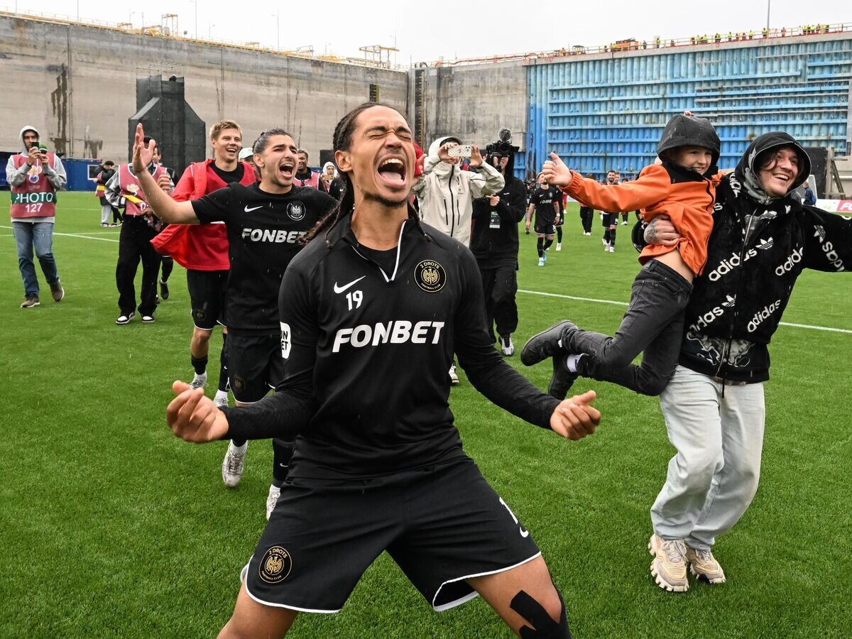    Матч Кубка России по футболу на плавучем доке© РИА Новости / Илья Питалев