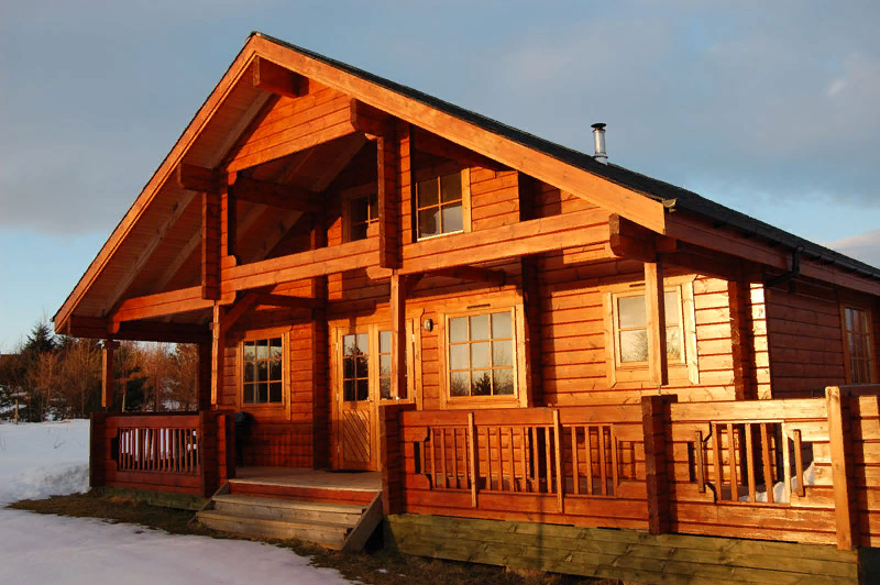 деревянный дом из клееного бруса под ключ. дом плюсы и минусы. преимущества деревянных домов. сруб оцилиндрованное бревно. плюсы и минусы деревянного дома.