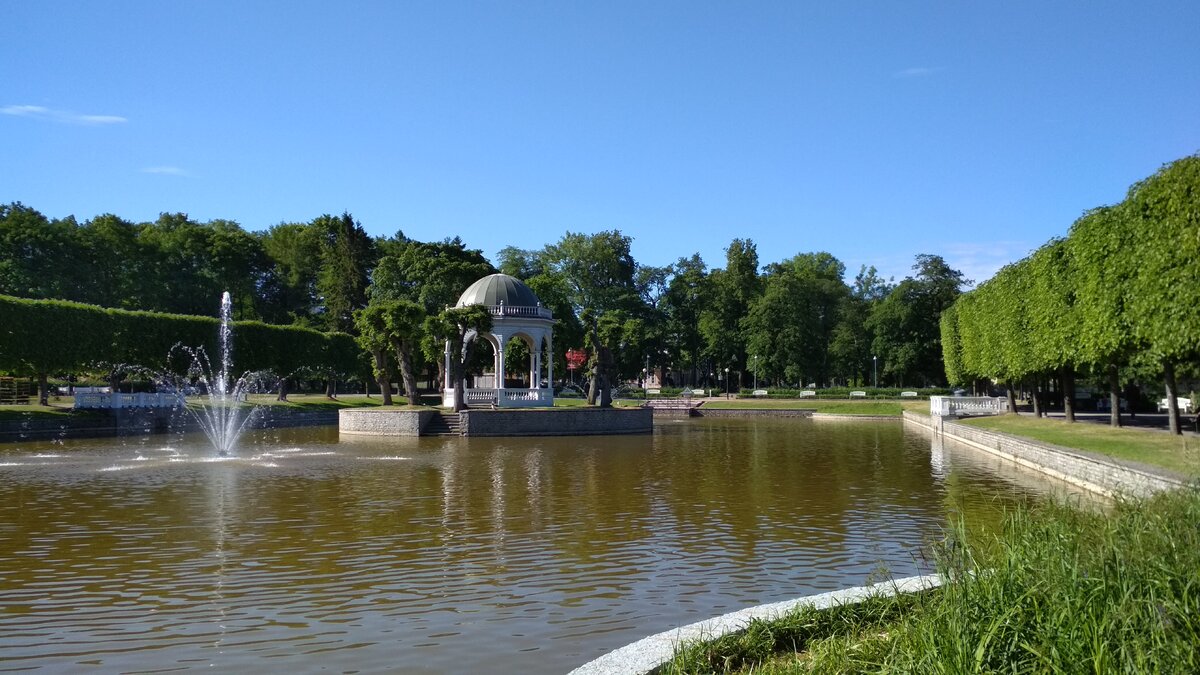 Лебединый пруд