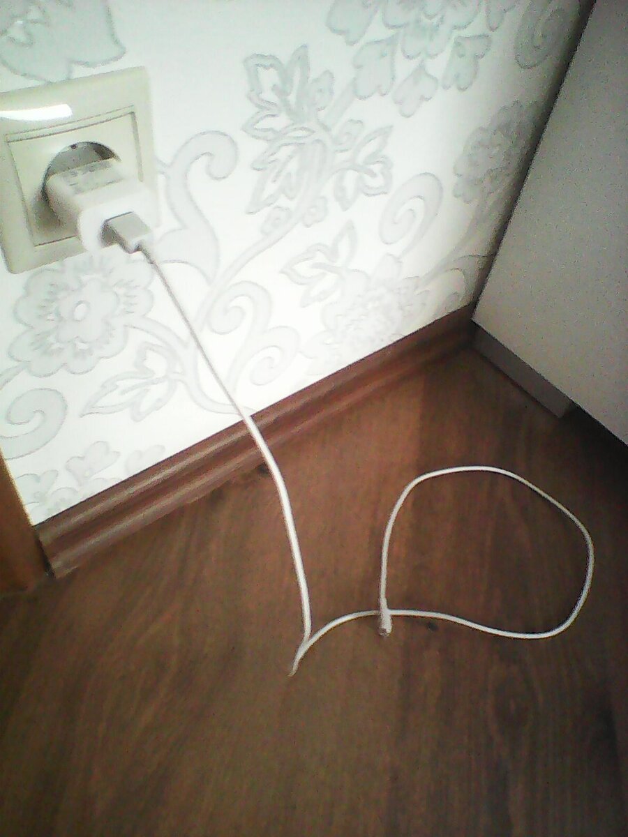 и где прячется хитрый зарядник...