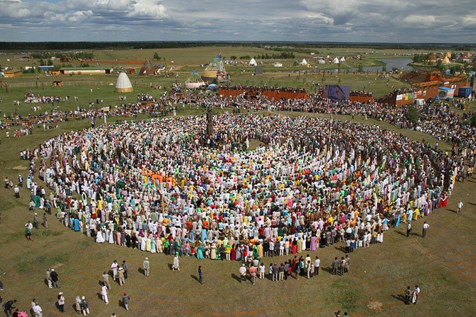 Якутский хоровод осуохай. Фото с сайта commons.wikimedia.org