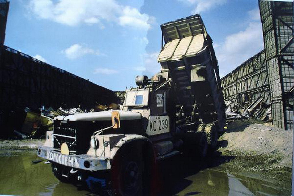 роботы ликвидаторы чаэс. инженерная машина разграждения имр-2 чернобыль. виндскейл великобритания 1957 авария. краз-256б чернобыль. краз 256 чернобыль.