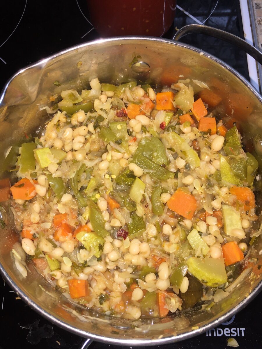 Тушеные овощи с фасолью 