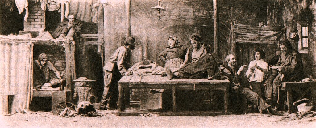 Источник: https://litgeroi.ru/po-avtoram/gorkij/na-dne-glavnye-geroi.html