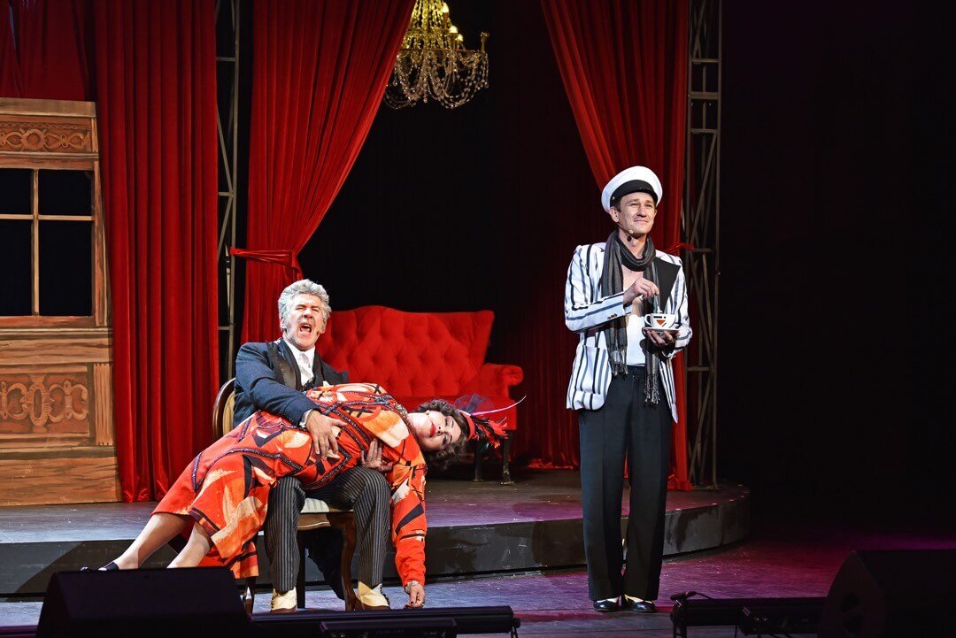 Фото с сайта театра Русской песни