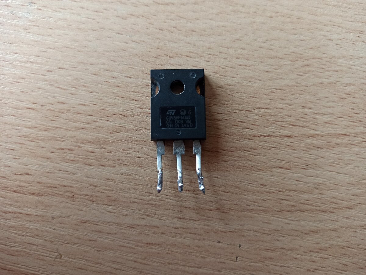 Транзистор марки STGW45HF60WD