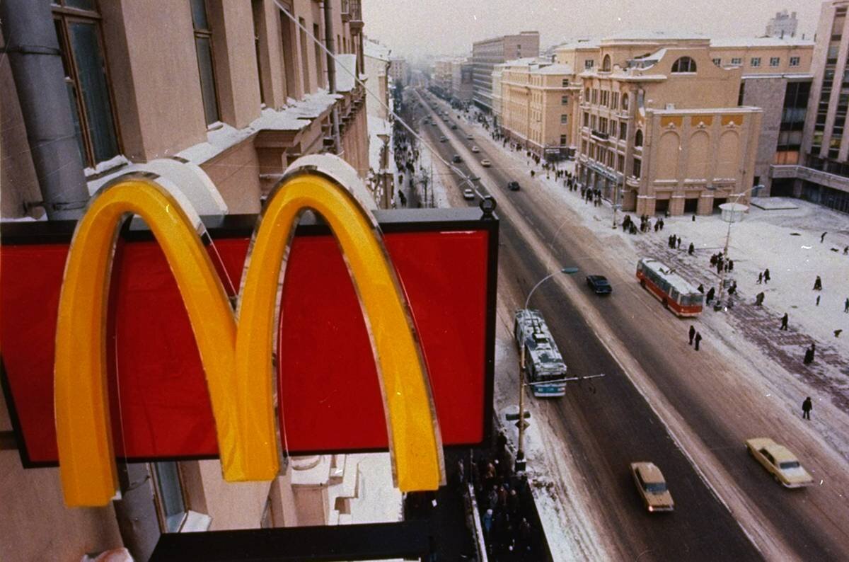 Посмотрите как было мало машин на Пушкинской. Фото из открытого источника Яндекс.