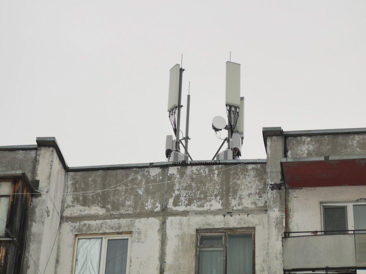 азимут излучения антенн базовой станции:. антенна сотовой связи. Rfs-65 антенна сотовой связи. антенны сотовой связи 5g на крыше жилых домов. антенна базовой станции.