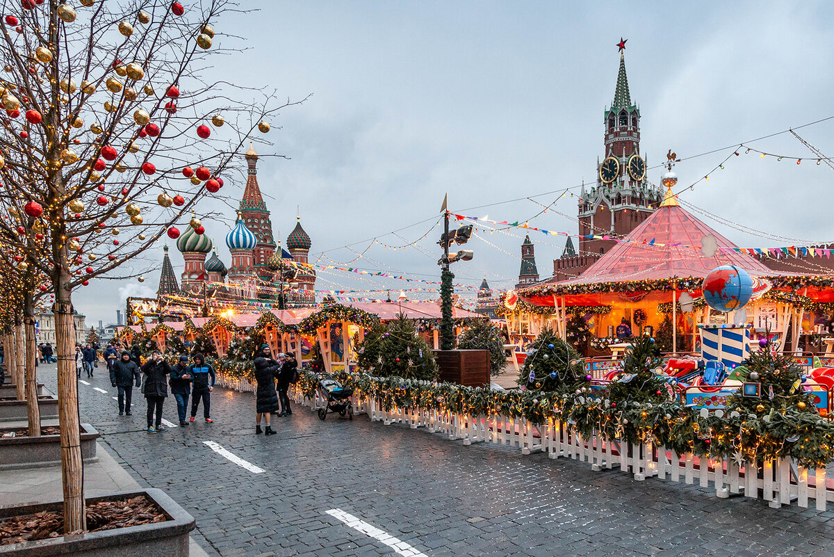 Выходные в москве зимой. Выходные в Москве. Новогодняя Москва пешеходный маршрут. Увлекательные выходные в Москве. Новогодняя Москва дорога.