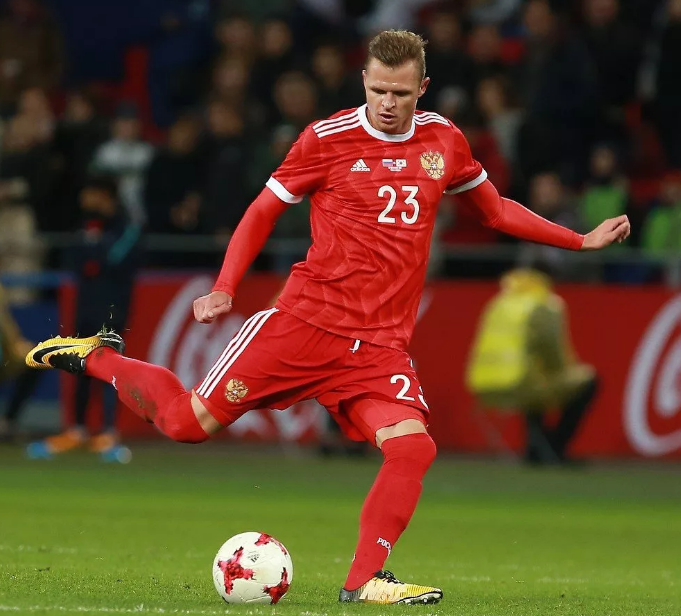 На счету Дмитрия Тарасова есть 8 матчей и 1 гол за национальную сборную России