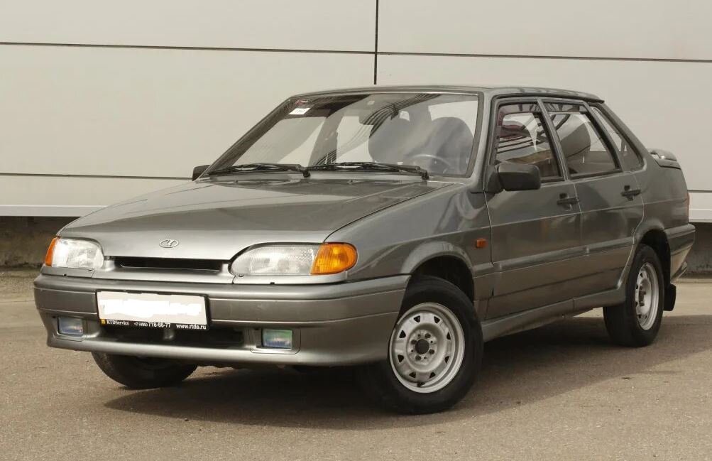 ВАЗ-2115 спереди