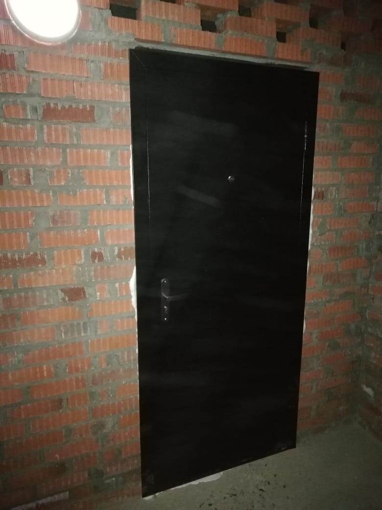 Фотки конечно г__но, но постараюсь их в будущем заменить. Снимал когда еще не было света.