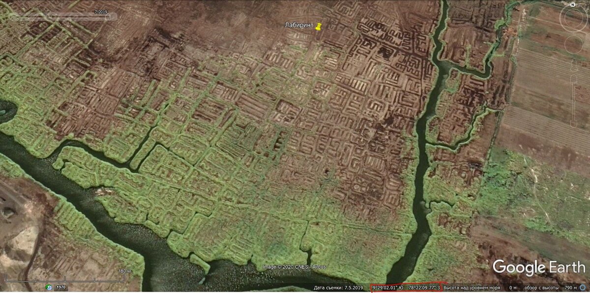 Лабиринты близ города Саман