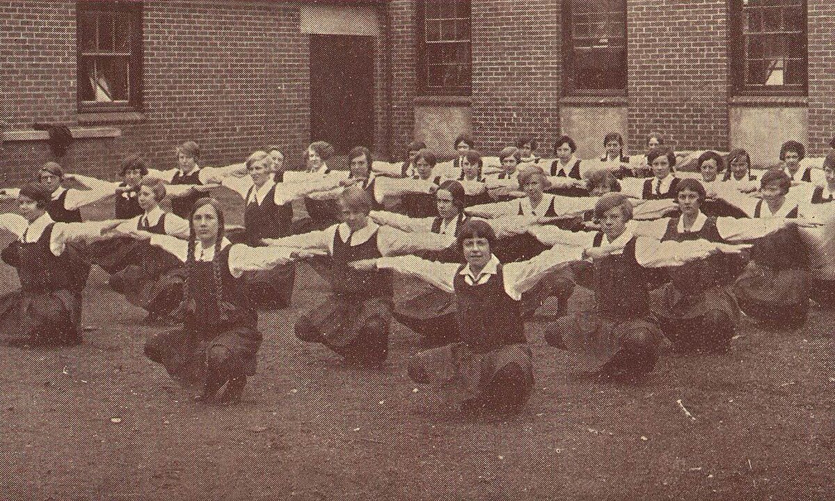 Ремесленное училище, физзарядка. 1920 год, США