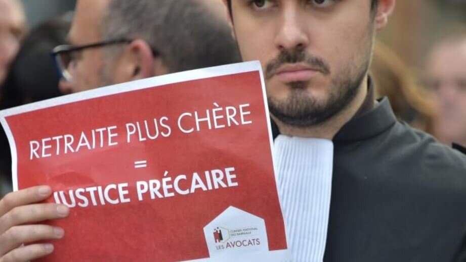 "Более дорогая пенсия - ненадежное правосудие". Franceinfo
