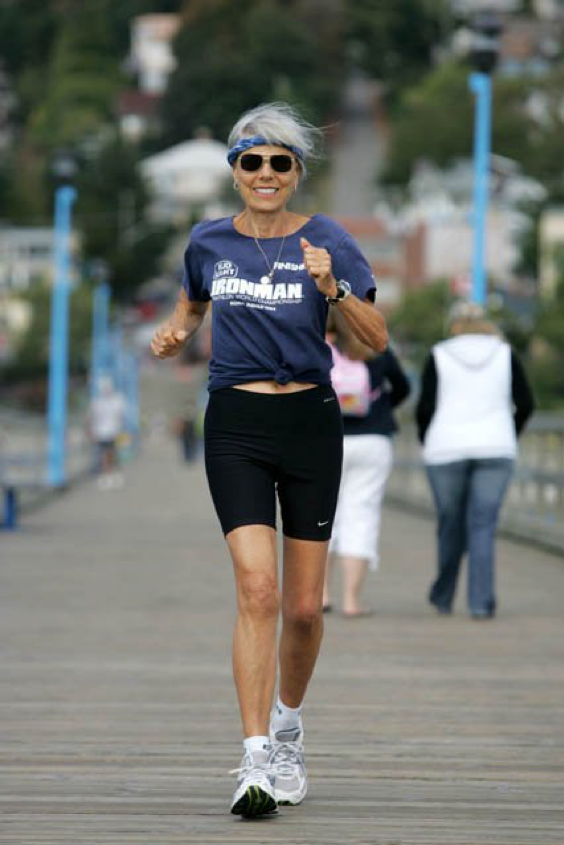 Рут Хейдрих, победитель более чем 900 спортивных соревнований, включая 6 Ironman Триатлон, после того, как в 47 лет ей поставили диагноз - рак молочной железы.