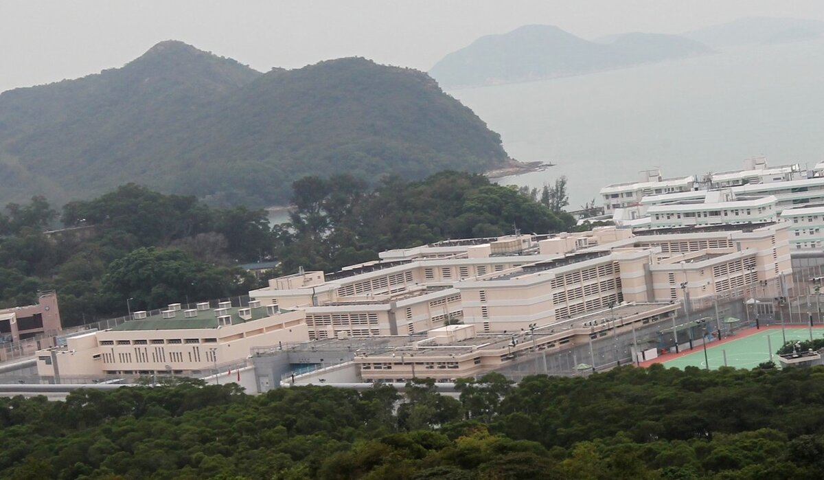 Stanley Prison, находиться в очень живописном и уютном  месте, на южной оконечности острова Гонконг.