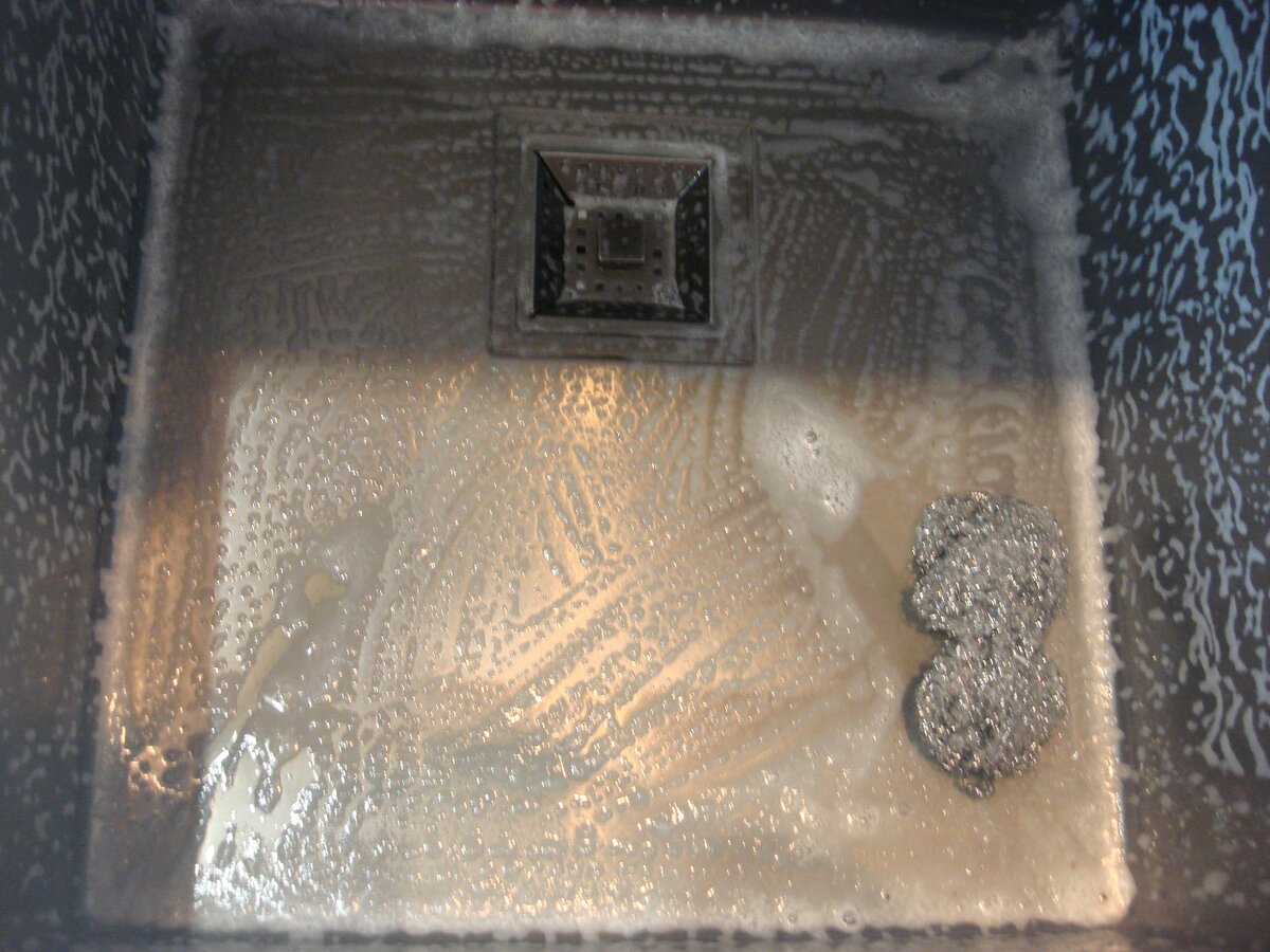 Фото сделано автором (мою мойку)