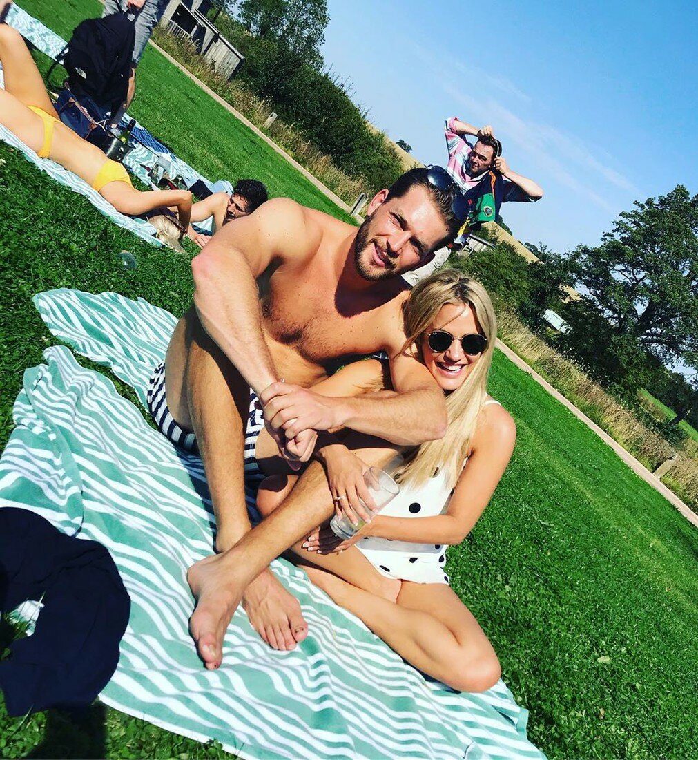 Керолайн со злополучным бойфрендом