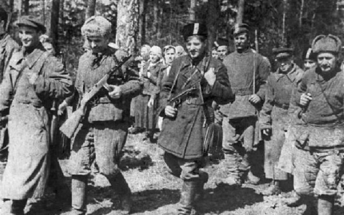 Партизанская страна. Белорусские Партизаны в годы Великой Отечественной войны. Партизаны Подмосковья 1941-1942. Белорусские Партизаны 1943. Партизаны в лесах Белоруссии.